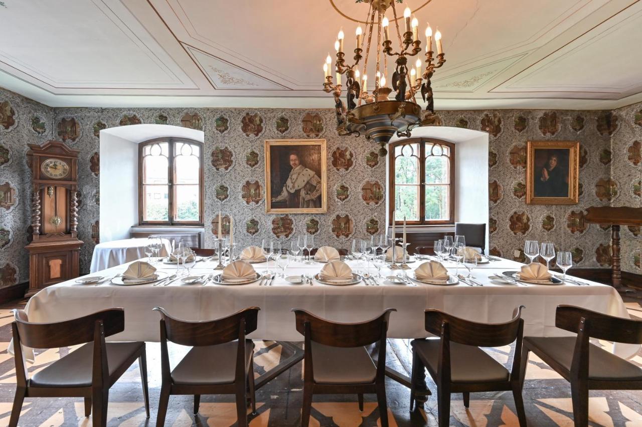 Schloss Zu 3*