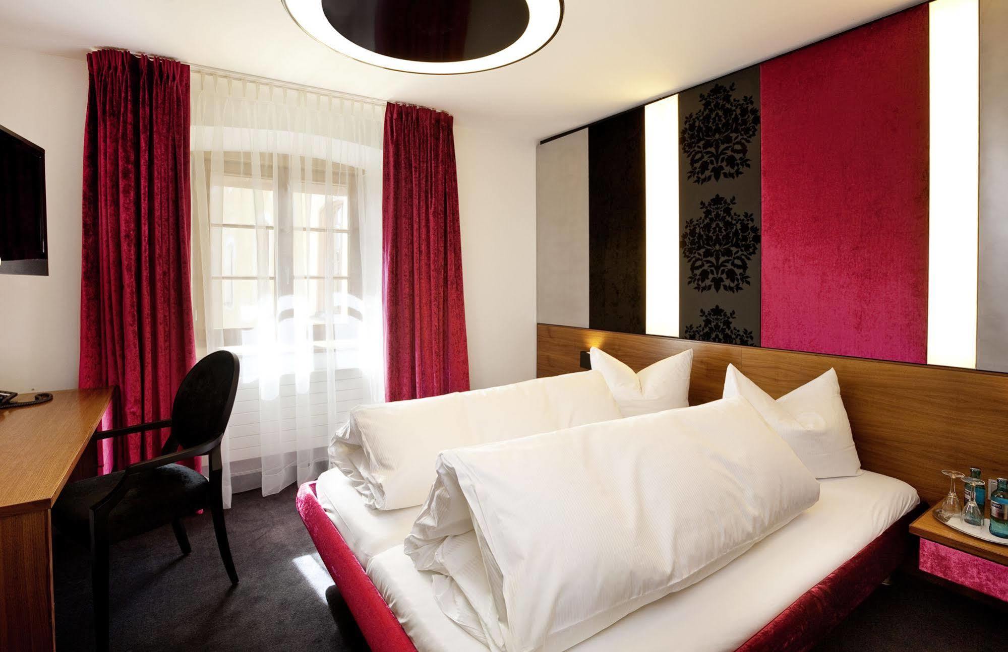 Hotel Schloss Zu 3*