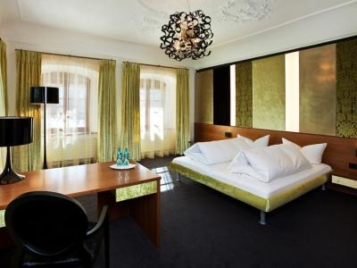 Schloss Zu 3* Хопферау